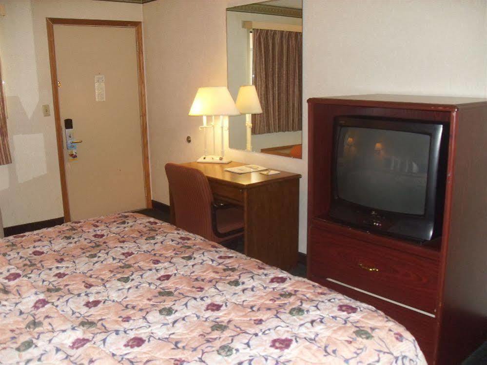 Days Inn By Wyndham Maumee/Toledo Zewnętrze zdjęcie