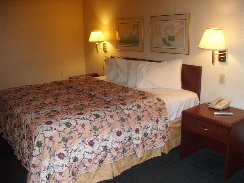 Days Inn By Wyndham Maumee/Toledo Zewnętrze zdjęcie