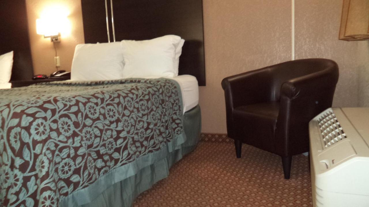 Days Inn By Wyndham Maumee/Toledo Zewnętrze zdjęcie